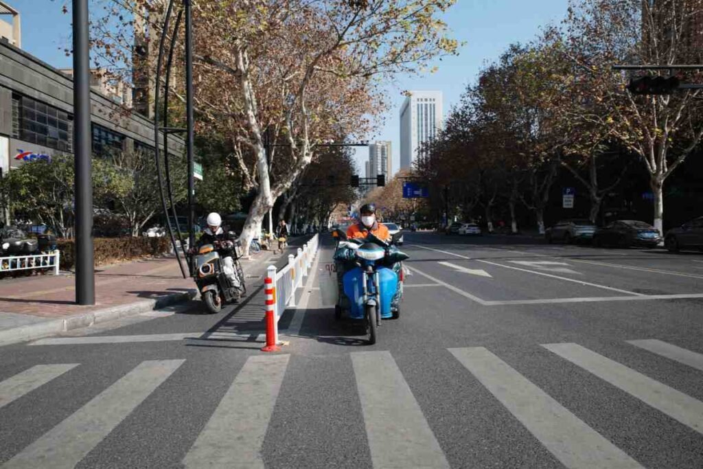 Best Heavy-Duty Mobility Scooters: Top 6 Picks, Buying Guide