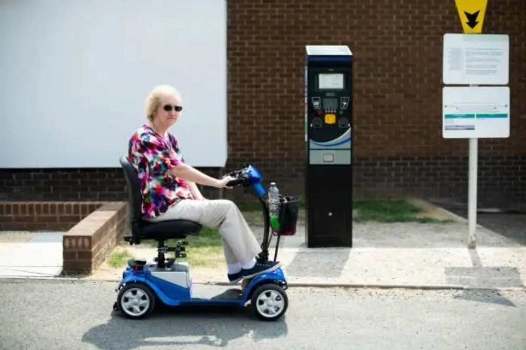 manual folding vs auto-folding scooters