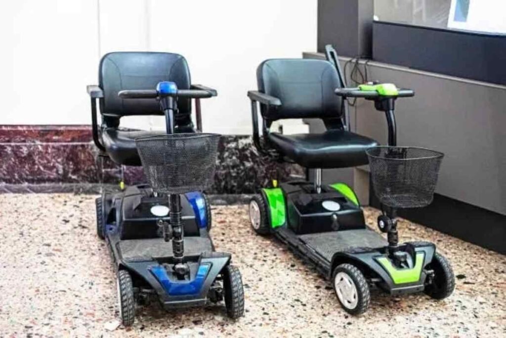 manual folding vs auto-folding scooters